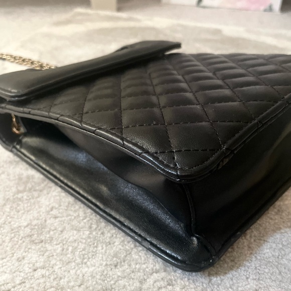 Quilted Black Leather Bag with Gold Chain Strap - Picture 12 of 15